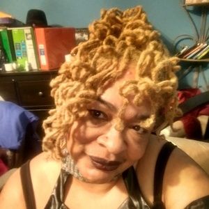 Meet your Posher, Faye